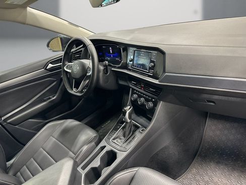 Used 2022 Volkswagen Jetta SE FWD image 16