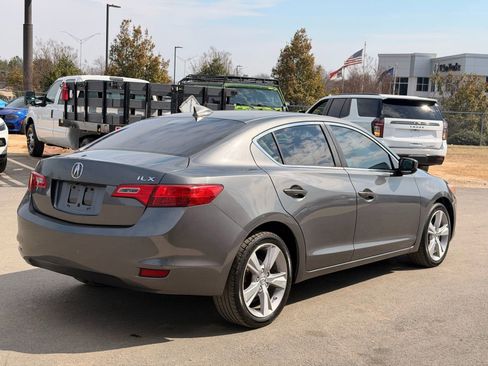 Used 2013 Acura ILX w/ Technology Package image 5