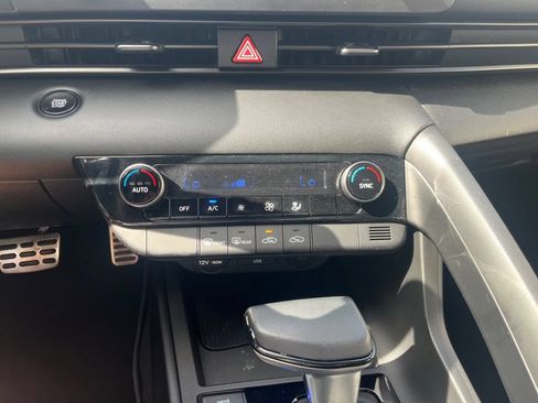 Used 2025 Hyundai Elantra Sport FWD image 19
