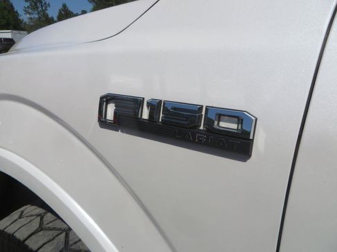 Used 2019 Ford F150 Lariat image 11