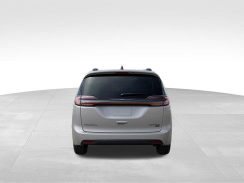 New 2026 Chrysler Pacifica Limited w/ S Appearance Package AWD/4WD image 7