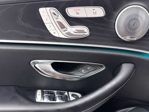 Used 2019 Mercedes-Benz E 300 4MATIC image 29