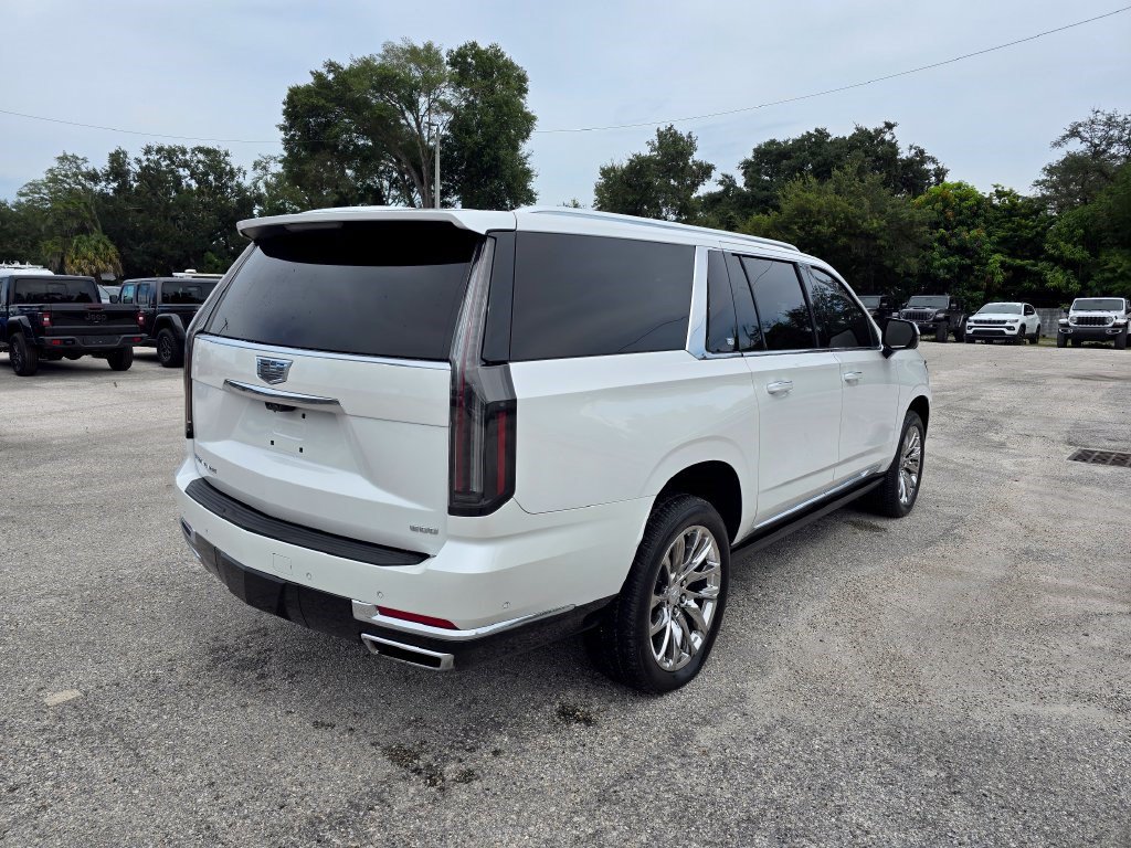 Used 2025 Cadillac Escalade ESV Premium Luxury w/ LPO, Radiant Package AWD/4WD image 6