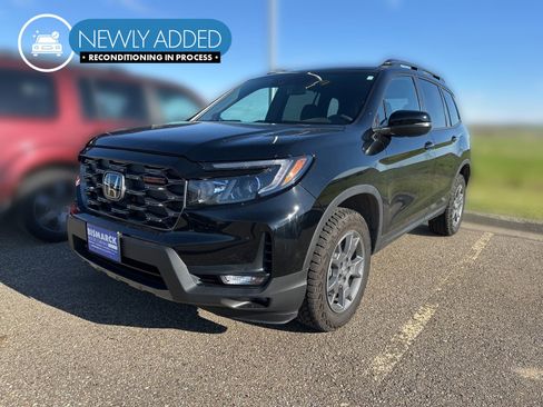 Used 2024 Honda Passport TrailSport image 1