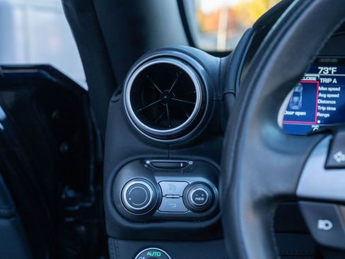 Used 2019 Ferrari Portofino image 32