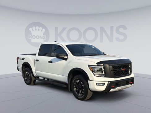Used 2022 Nissan Titan PRO-4X w/ Off Road Protection Package image 10