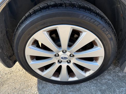 Used 2011 Subaru Legacy 2.5i Limited image 8