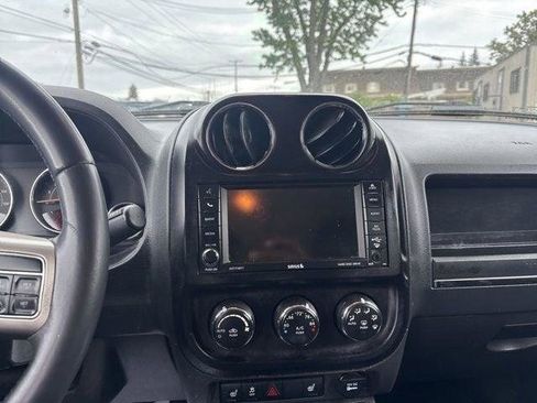 Used 2014 Jeep Patriot Limited AWD/4WD image 23
