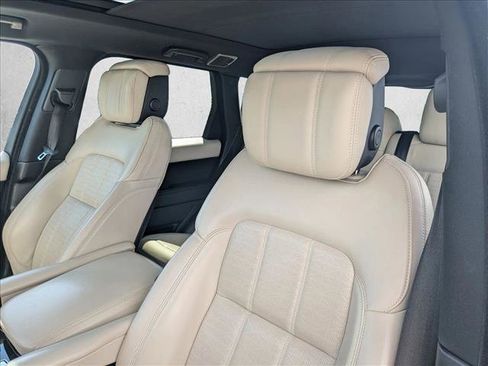 Used 2019 Land Rover Range Rover Sport HSE Dynamic image 12