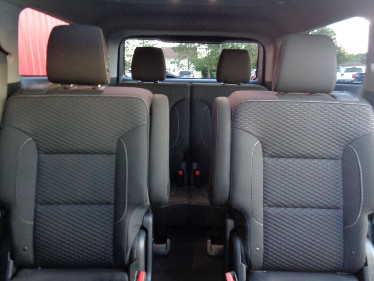 Used 2019 GMC Acadia SLE w/ GMC Pro Grade Package AWD/4WD image 9