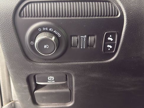 Used 2024 Jeep Wagoneer 4WD w/ Premium Group I image 13