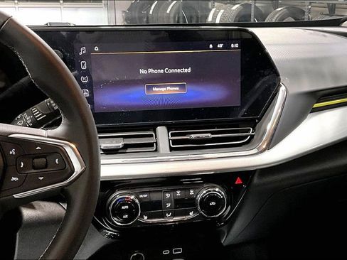 Used 2025 Chevrolet Trax LT w/ Driver Confidence Package image 6