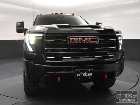 Used 2025 GMC Sierra 2500 AT4X image 46