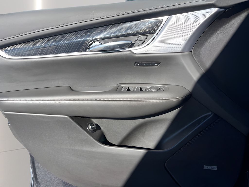 Used 2023 Cadillac XT6 Premium Luxury AWD/4WD image 34