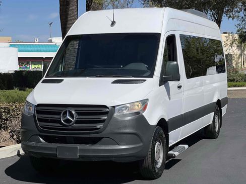 Used 2019 Mercedes-Benz Sprinter 2500 w/ Driver Convenience Package image 37