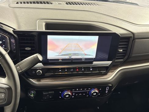 Used 2025 GMC Sierra 1500 Elevation image 19