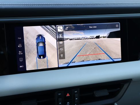 New 2026 Porsche Macan 4 Electric image 17