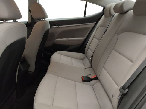 Used 2018 Hyundai Elantra SEL FWD image 18