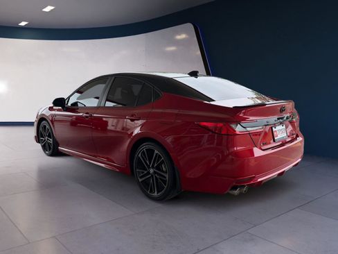 Used 2025 Toyota Camry XSE FWD image 3