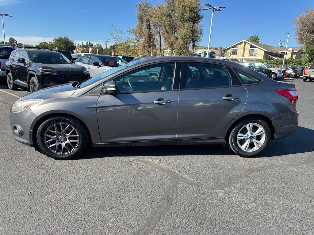 Used 2014 Ford Focus SE FWD image 2