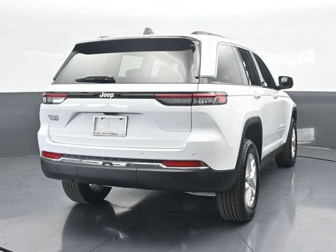 New 2025 Jeep Grand Cherokee Laredo RWD image 5