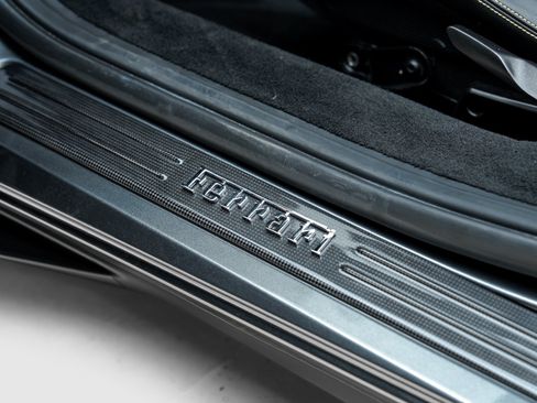 Used 2022 Ferrari F8 Tributo RWD image 42