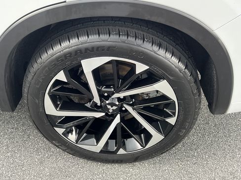 Used 2023 Mitsubishi Outlander AWD image 26