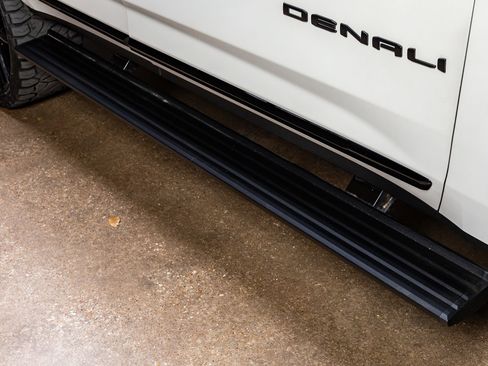 Used 2024 GMC Yukon Denali Ultimate image 13