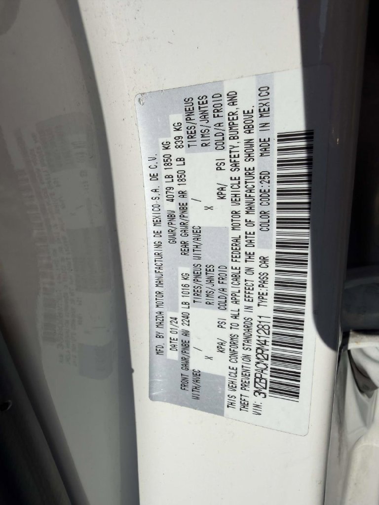 Used 2024 MAZDA MAZDA3 s FWD image 23