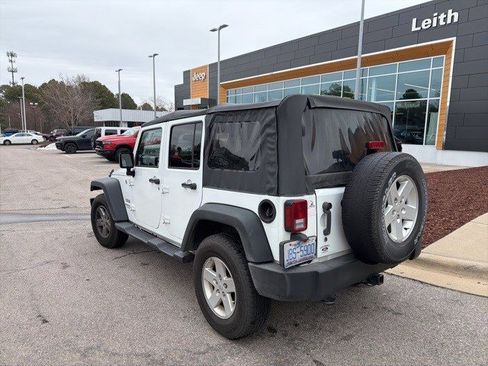 Used 2018 Jeep Wrangler Unlimited Sport S image 3