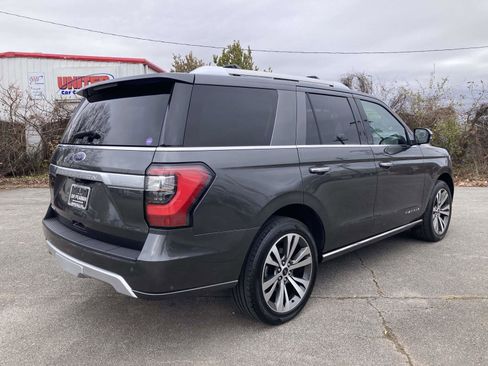 Used 2021 Ford Expedition Platinum image 3