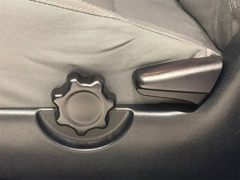 Used 2022 Toyota Tacoma SR image 21