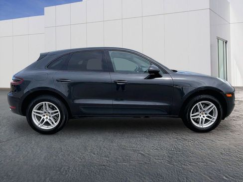 Used 2018 Porsche Macan AWD/4WD image 8