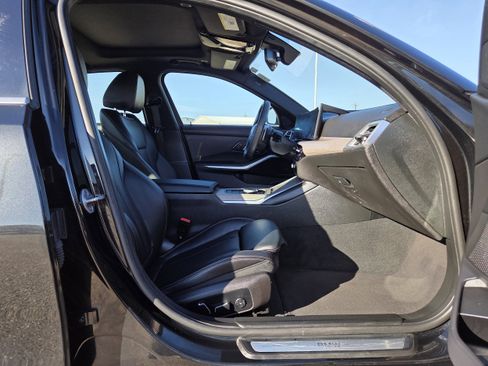 Used 2025 BMW 330i image 18
