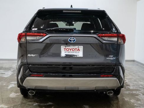 Used 2023 Toyota RAV4 SE image 6