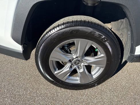 Used 2022 Toyota RAV4 XLE image 21