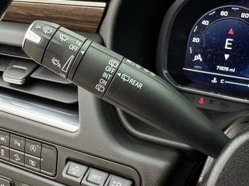 Used 2023 Chevrolet Suburban High Country image 22