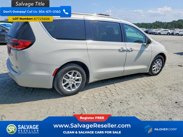 Used 2021 Chrysler Pacifica Touring-L FWD image 4