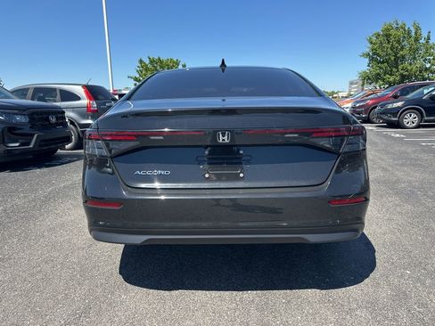 Used 2025 Honda Accord SE image 10