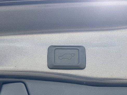 Used 2021 Toyota RAV4 XLE Premium FWD image 33
