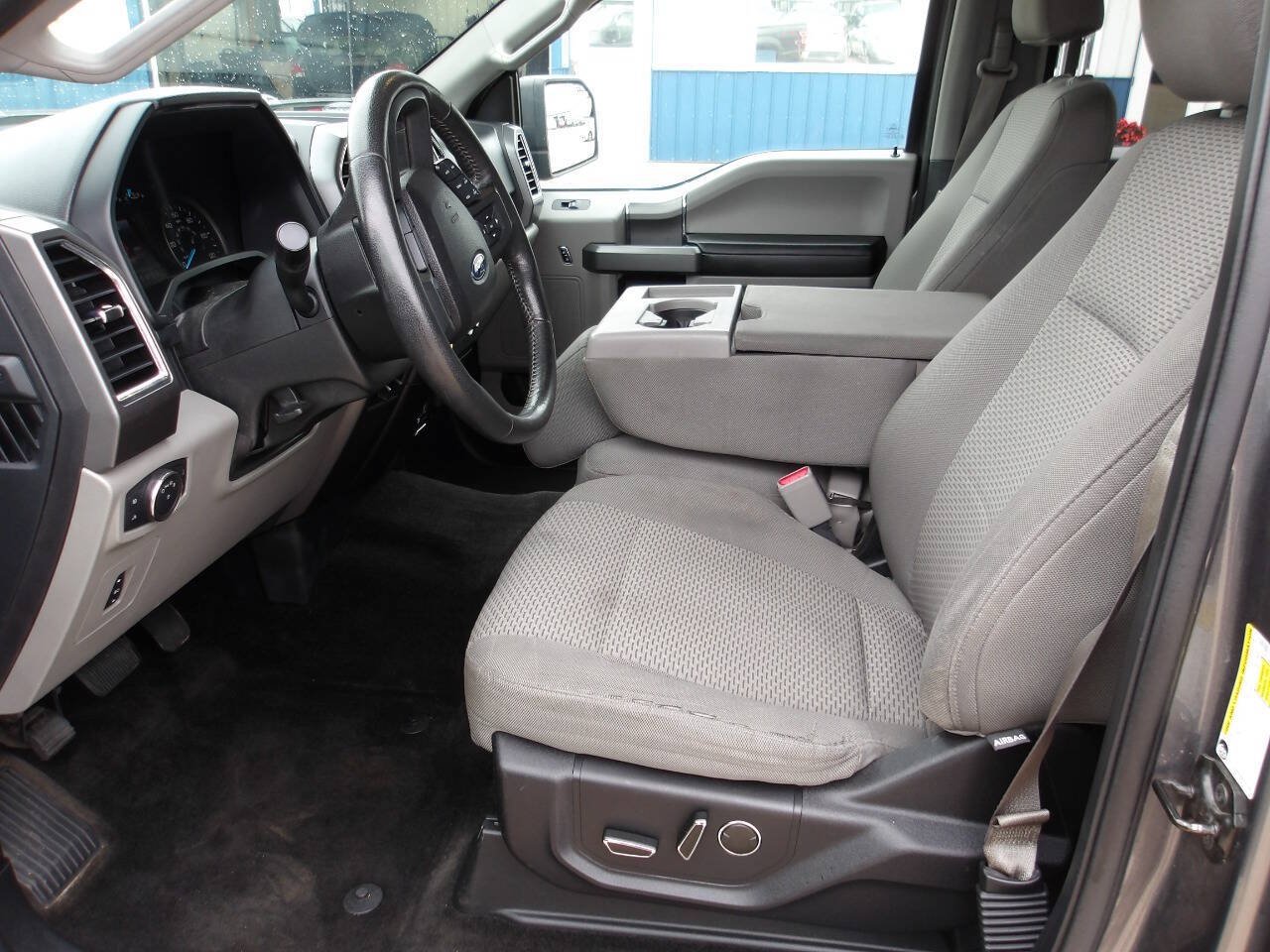 Used 2015 Ford F150 XLT w/ Equipment Group 302A Luxury AWD/4WD image 6