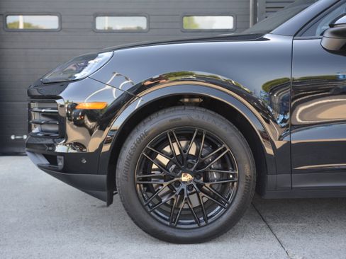 Certified 2024 Porsche Cayenne GTS AWD/4WD image 37
