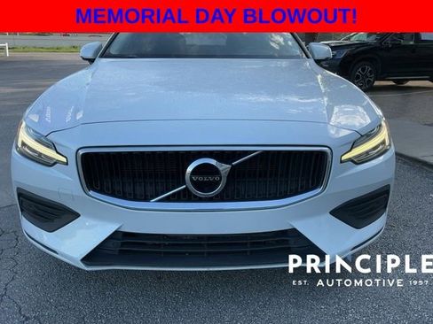 Used 2020 Volvo S60 T6 Momentum w/ Premium Package AWD/4WD image 3