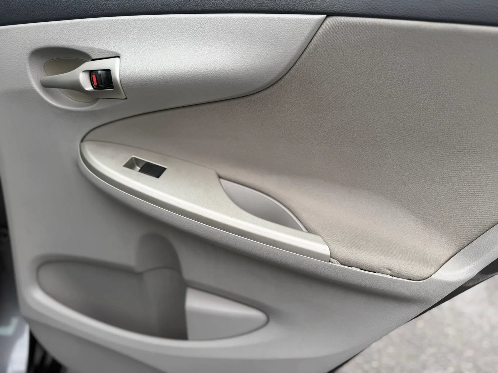 Used 2013 Toyota Corolla LE FWD image 21
