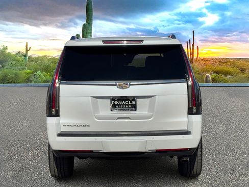 Used 2020 Cadillac Escalade Luxury image 5