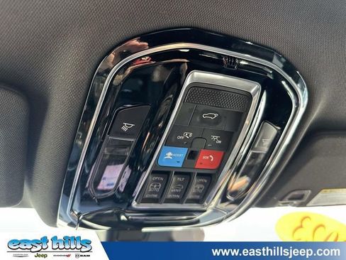 Used 2023 Jeep Grand Cherokee Summit w/ Adv Protech Group IV AWD/4WD image 37