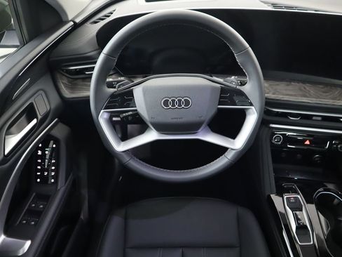 Used 2025 Audi Q5 Premium Plus w/ Premium Plus image 12