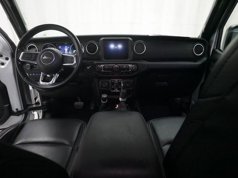 Used 2022 Jeep Wrangler Unlimited Sahara image 5