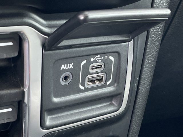 Used 2022 Jeep Wrangler Unlimited Sahara AWD/4WD image 20