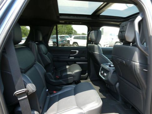 New 2027 Ford Expedition Platinum w/ Stealth Appearance Package AWD/4WD image 13